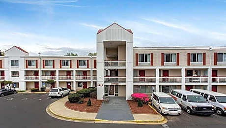 Studios & Suites 4 Less Charlotte