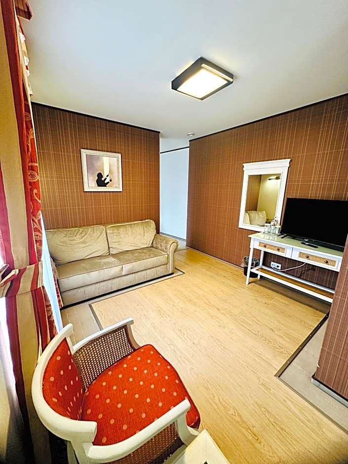 Levoslav House Hotel