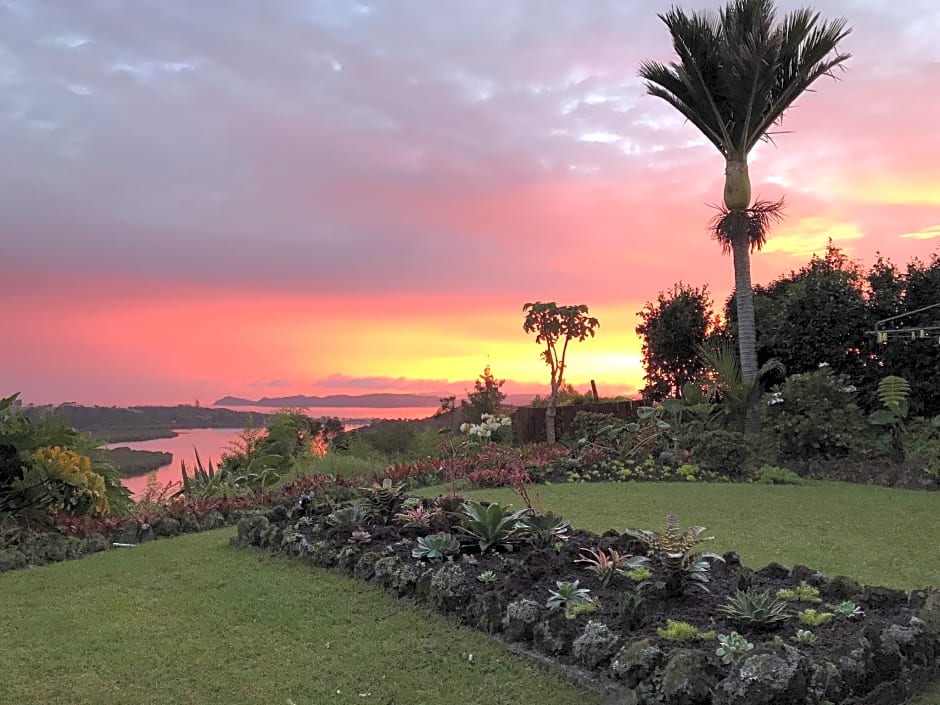 Bay Water Views Bed & Breakfast