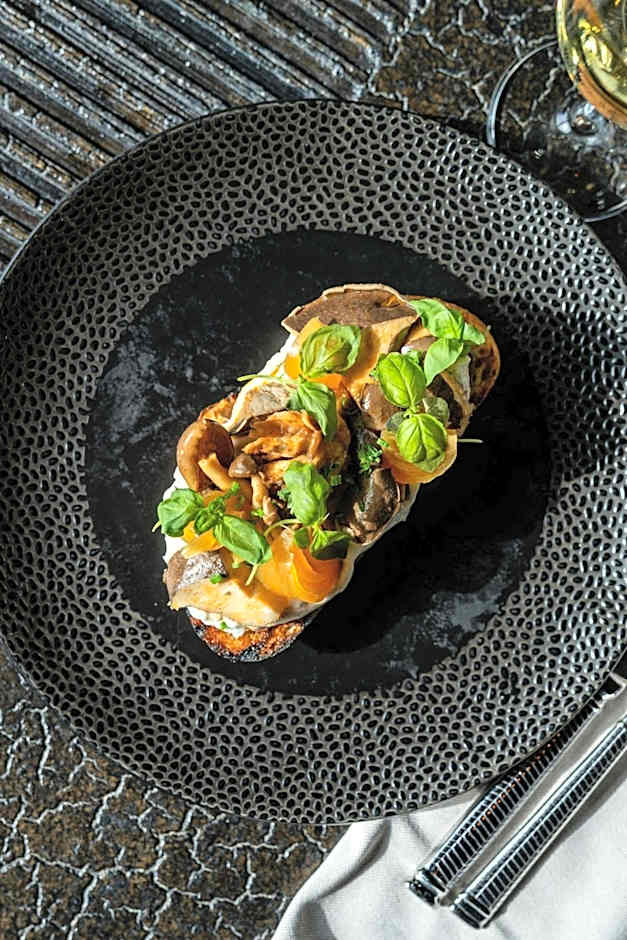 Grand Bohemian Lodge Greenville, Autograph Collection