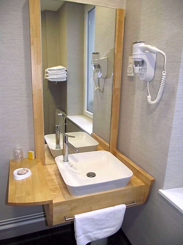 Logis Hotel des Bourbons