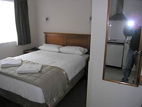 Superior One-Bedroom Apartment (Accessible)