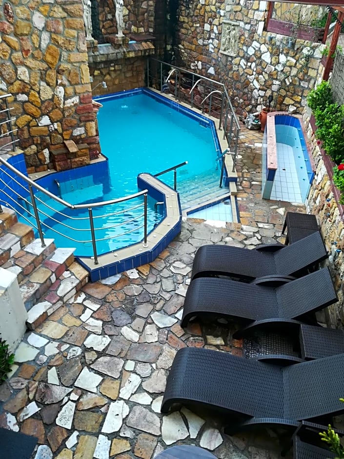 Skourtaniotis spa rooms