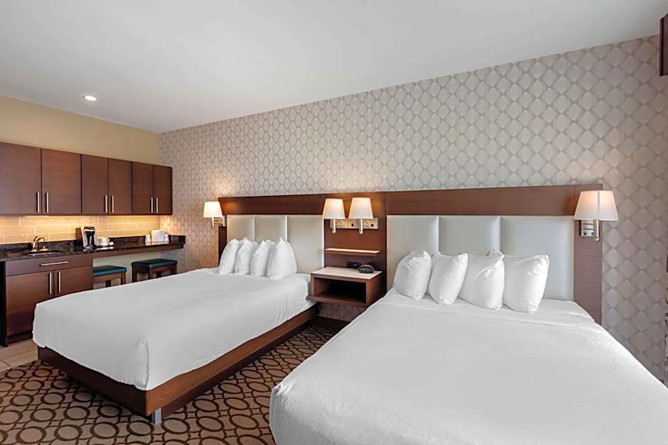 BW Plus St. John's Airport Hotel and Suites