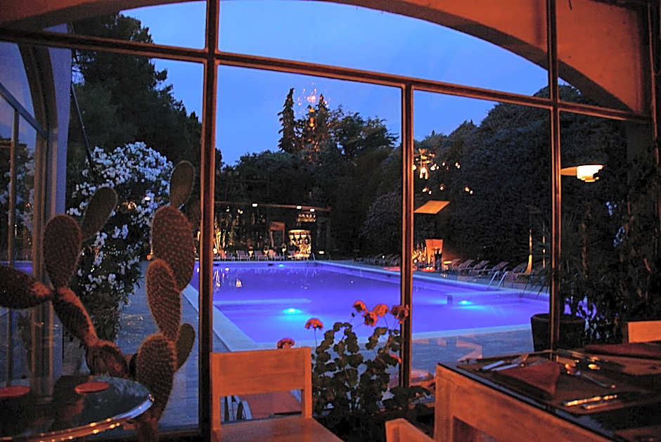 Hotel Les Mazets Des Roches