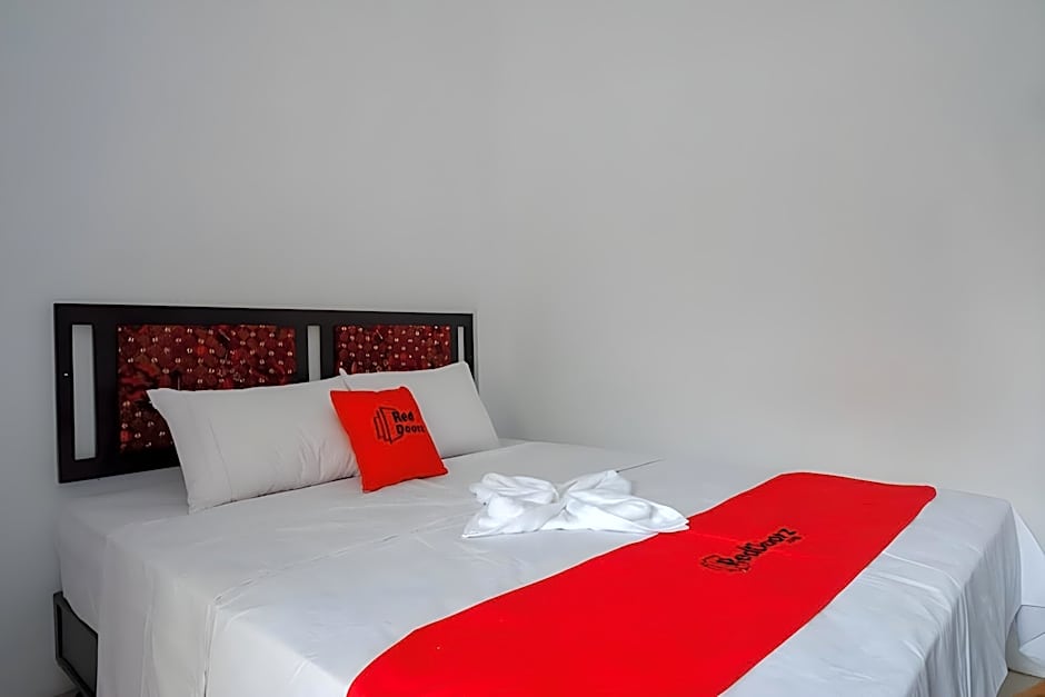 RedDoorz Syariah near Alun Alun Balai Kota Tegal