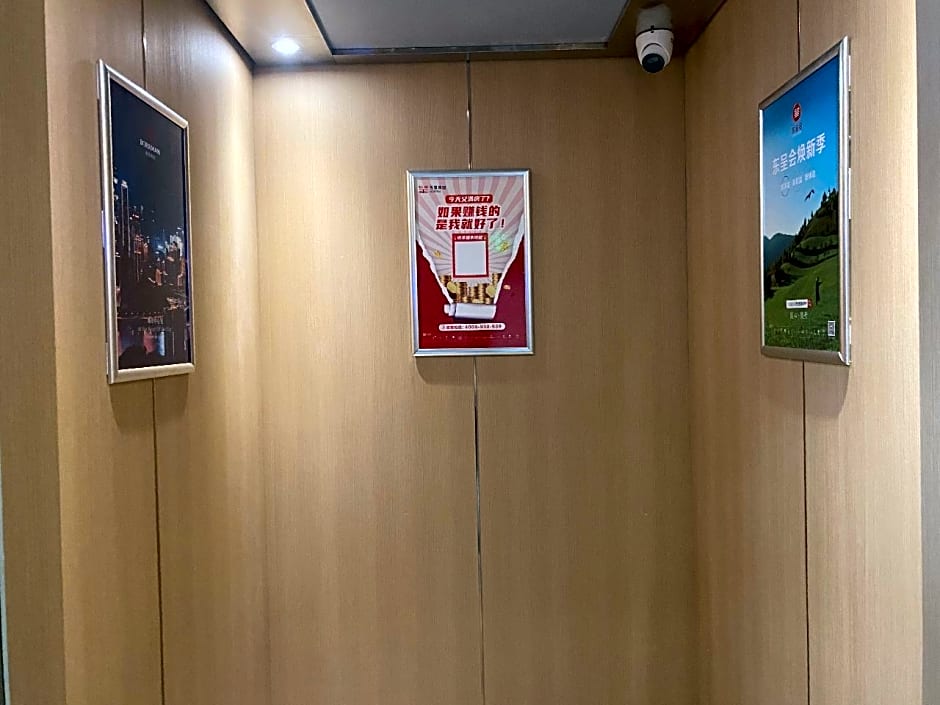 Borrman Hotel Korla Peacock River