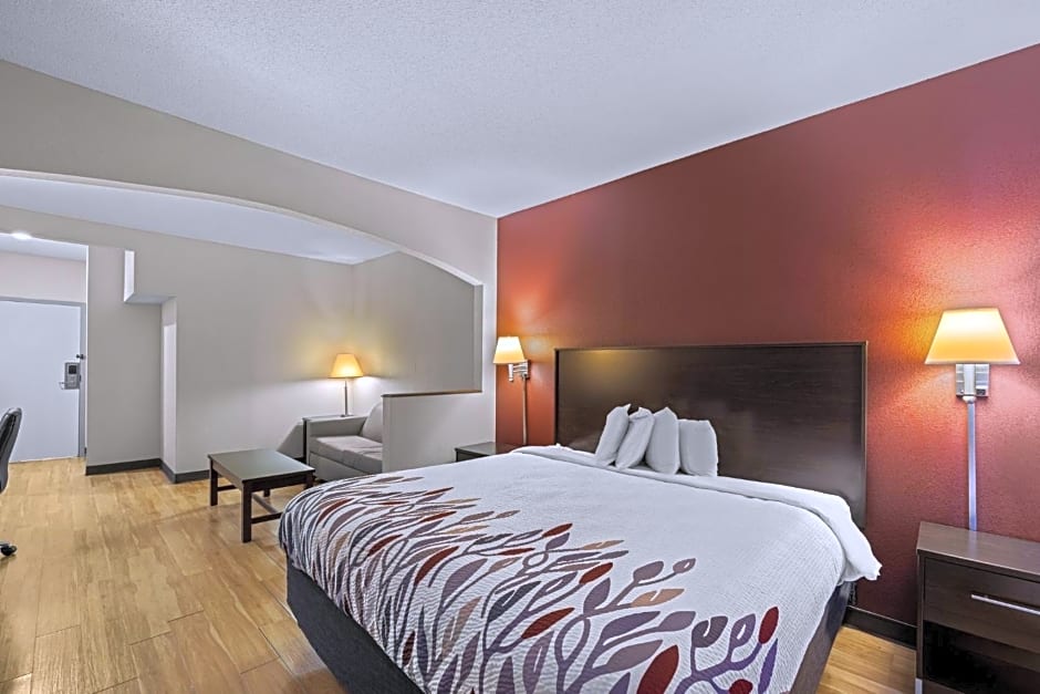 Red Roof Inn & Suites Albany, GA