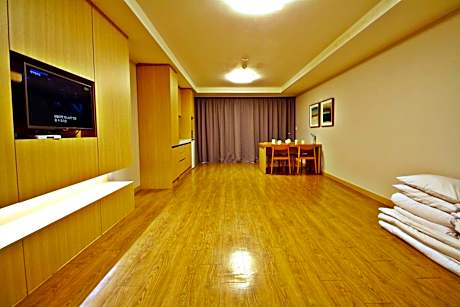 Korean-style Room with Terrace