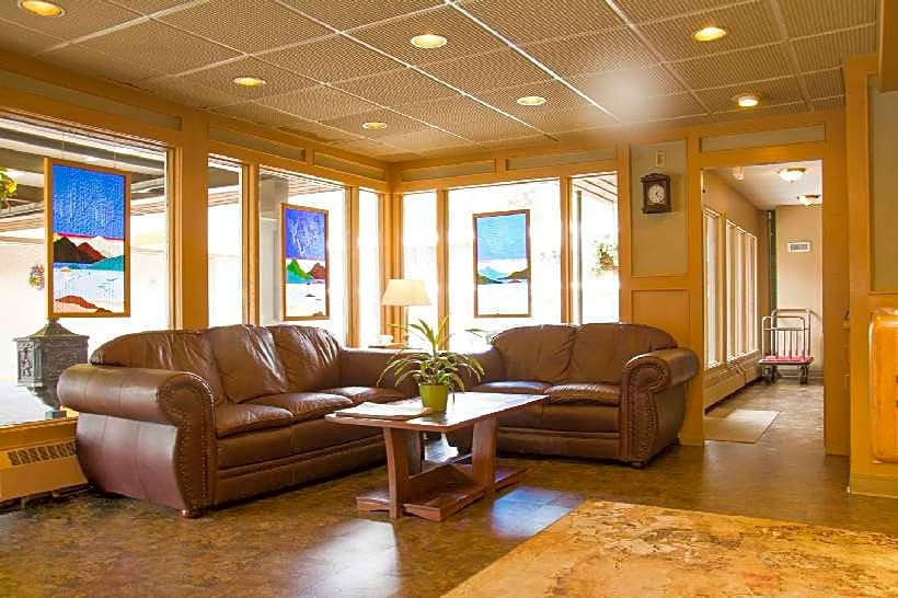 Maligne Lodge