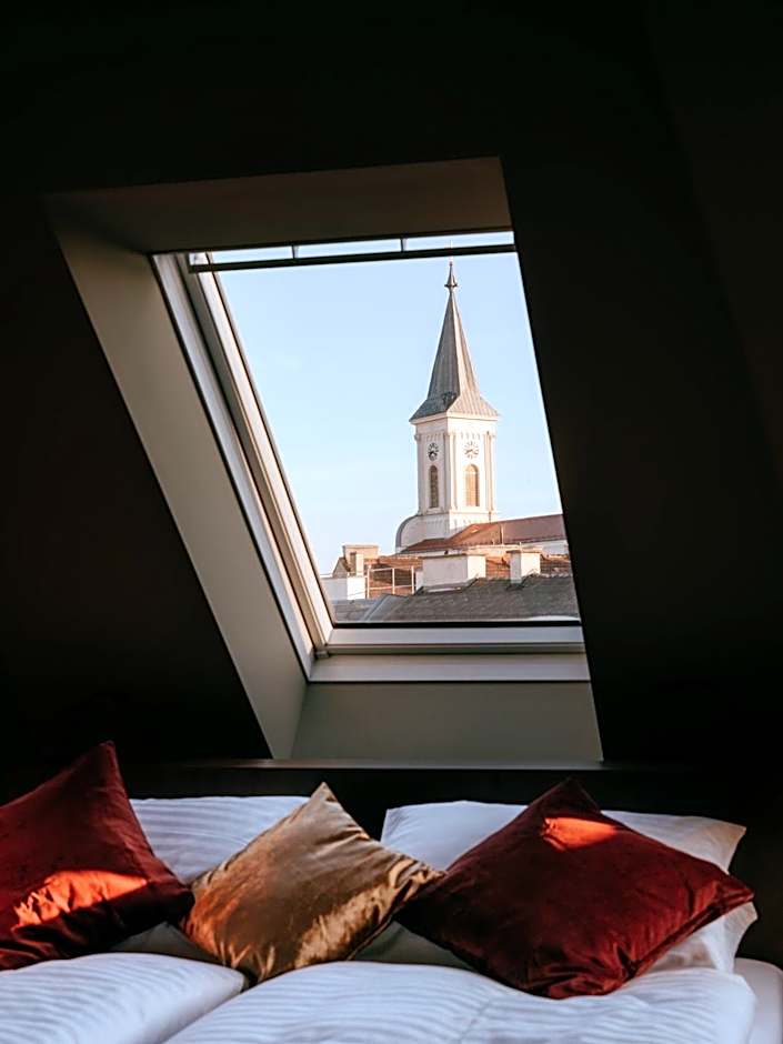 WELTWIEN Luxury Art Apartments & Free Parking
