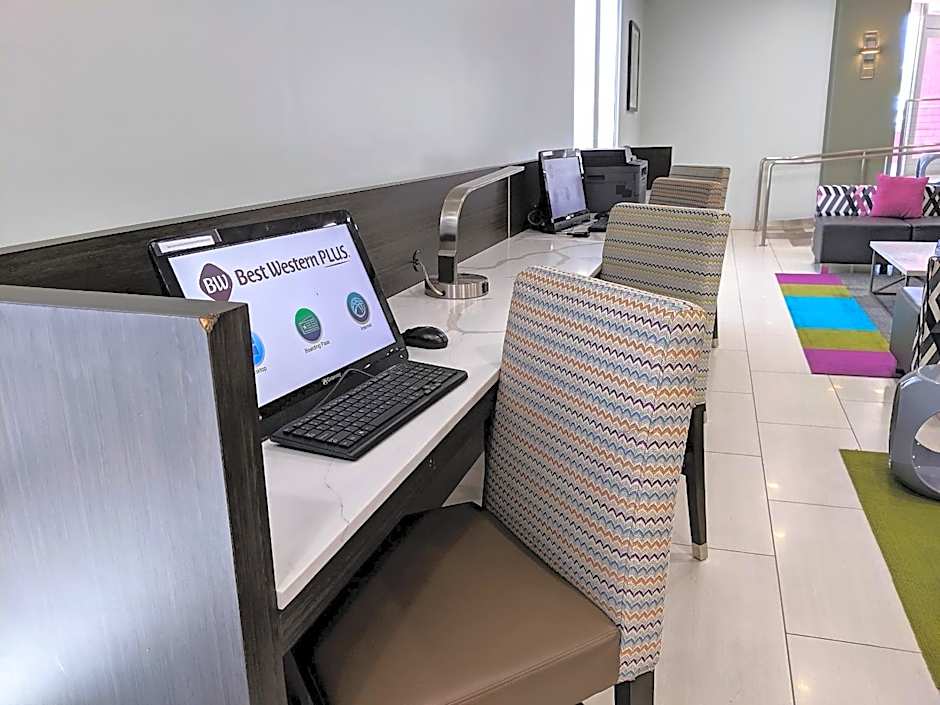 Best Western Plus Commerce Hotel
