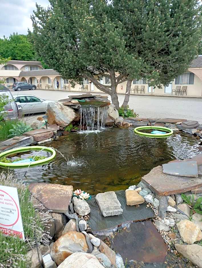 Magnuson Hotel Creston