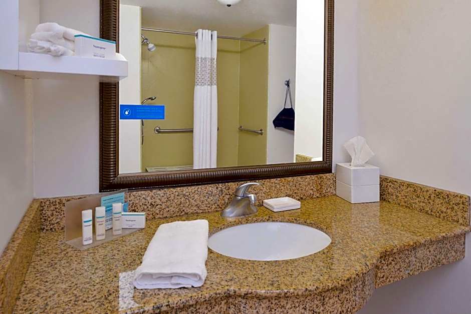 Hampton Inn By Hilton & Suites Wilmington