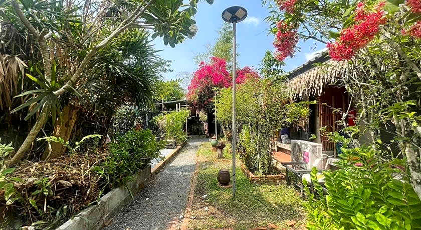 Artist's Place Trat