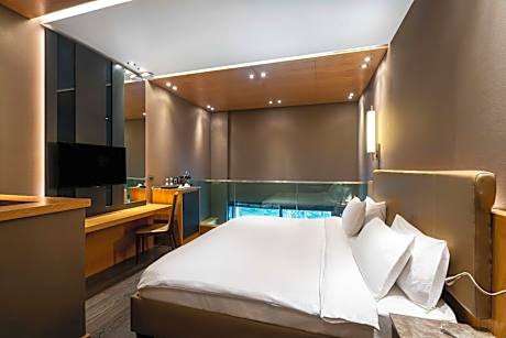 Loft Suite with Jacuzzi