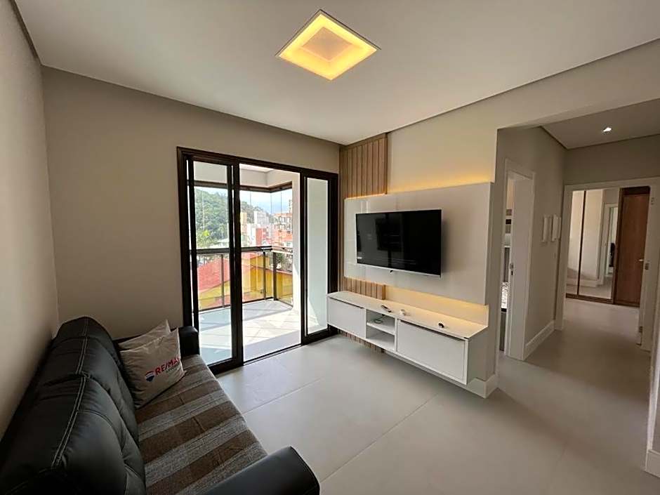 Cód 90 · Apartamento a poucos passo do mar