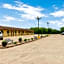 Freer Executive inn and Studios