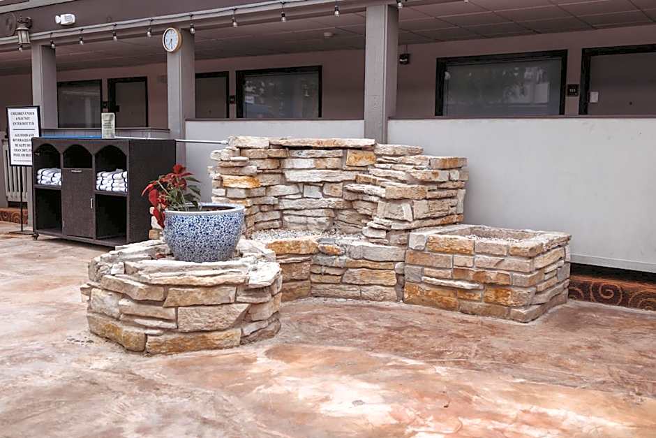 AmericInn by Wyndham Appleton Downtown