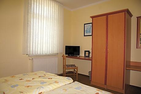 Zweibettzimmer-Eigenes Badezimmer