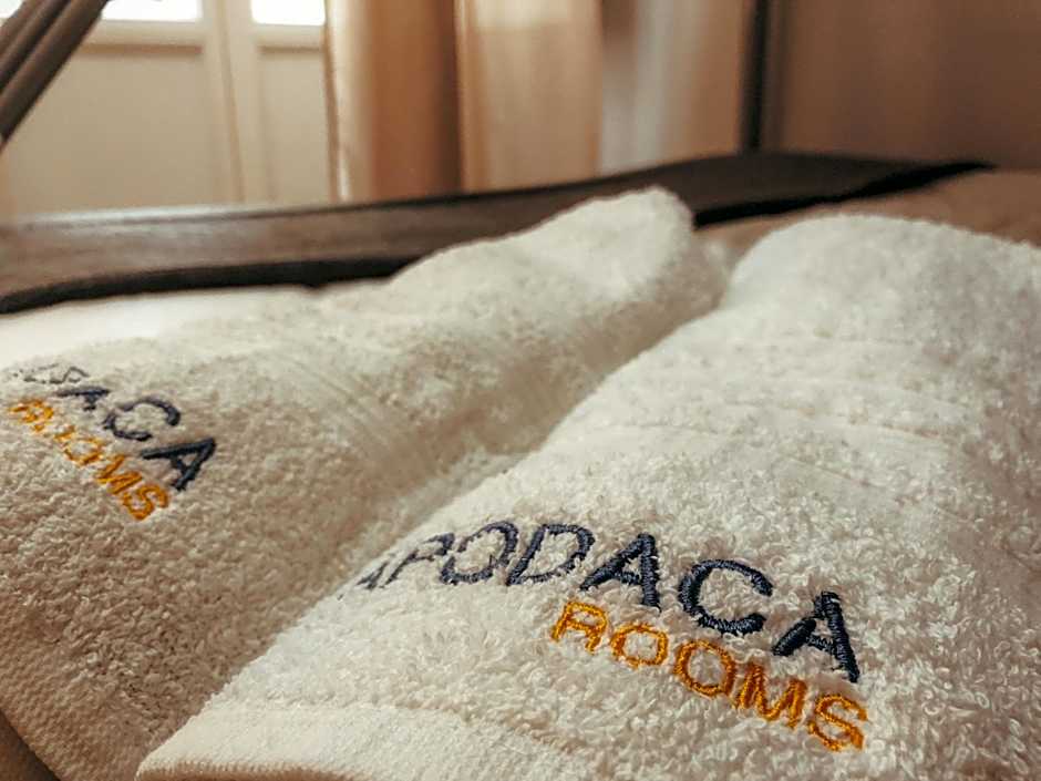 Apodaca Rooms