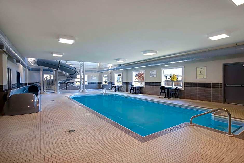 Days Inn & Suites by Wyndham Warman
