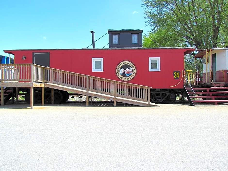 Red Caboose Motel & Restaurant
