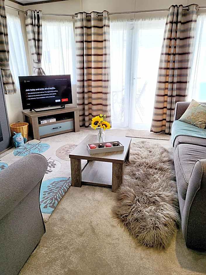 Luxury Woodland Retreat Holiday Home - Shorefield Country Park