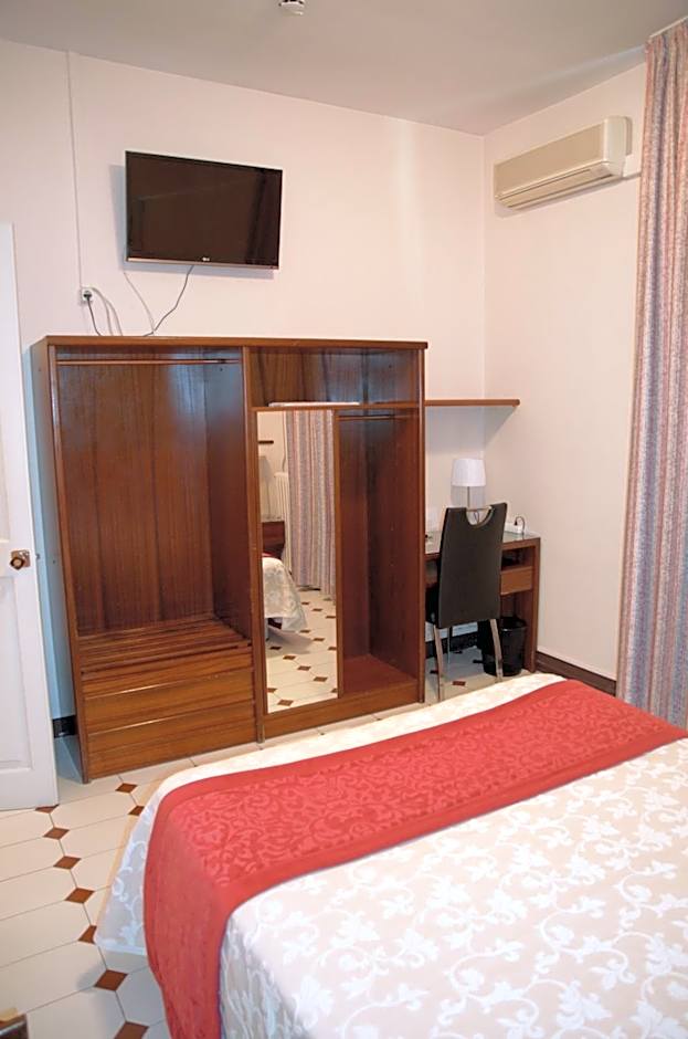 Hotel Suís