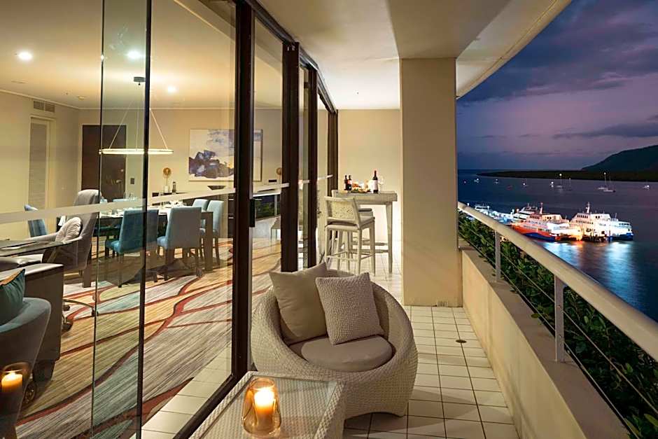 Hilton Cairns