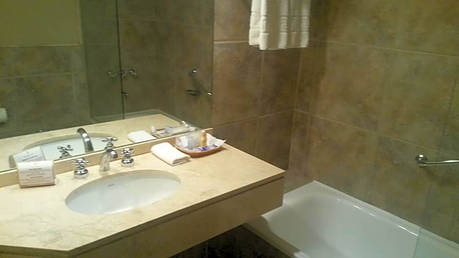 Cacique Inacayal Lake Hotel & Spa