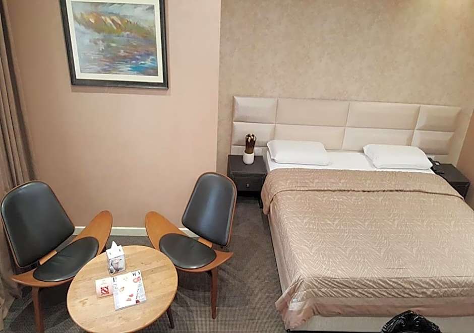 La Bohème Hotel