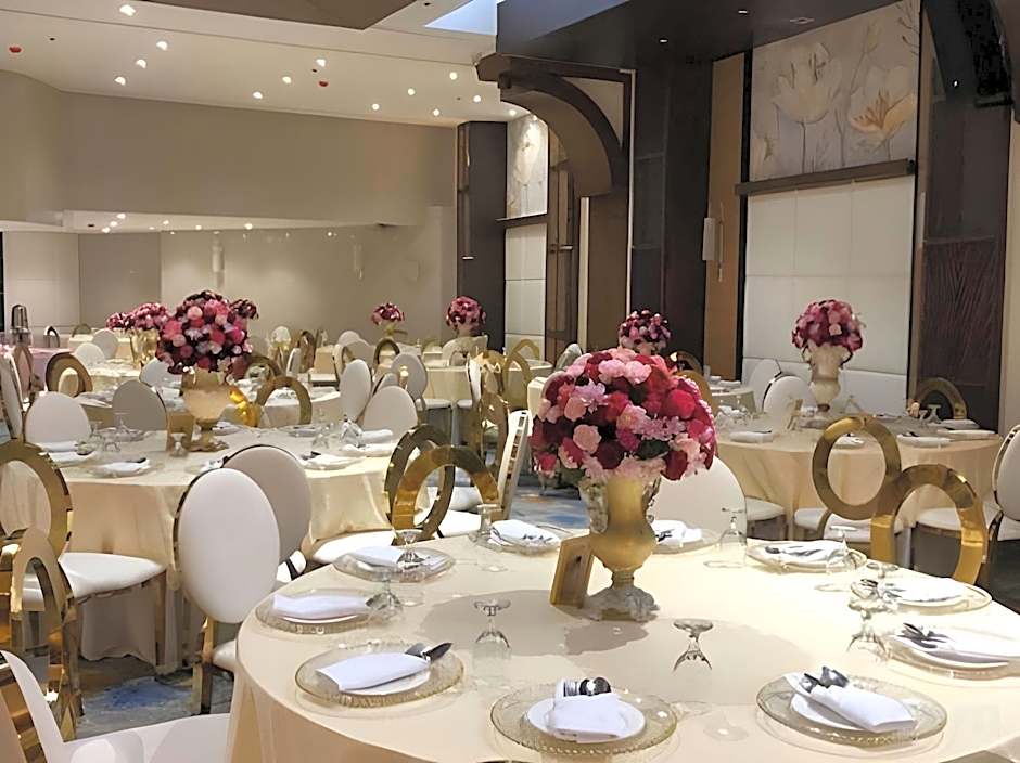 J7 Plaza Hotel