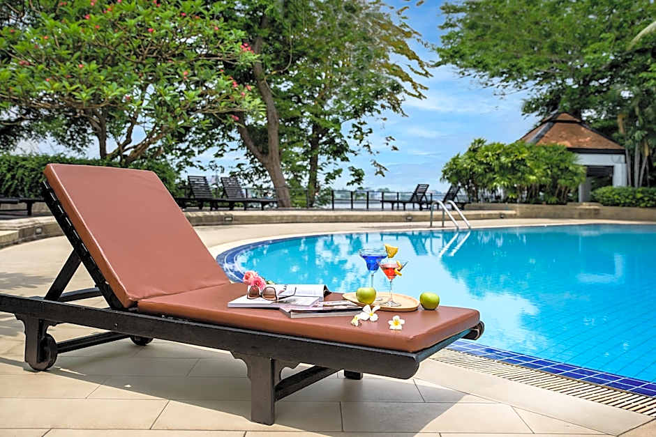 Riverine Place Hotel and Residence