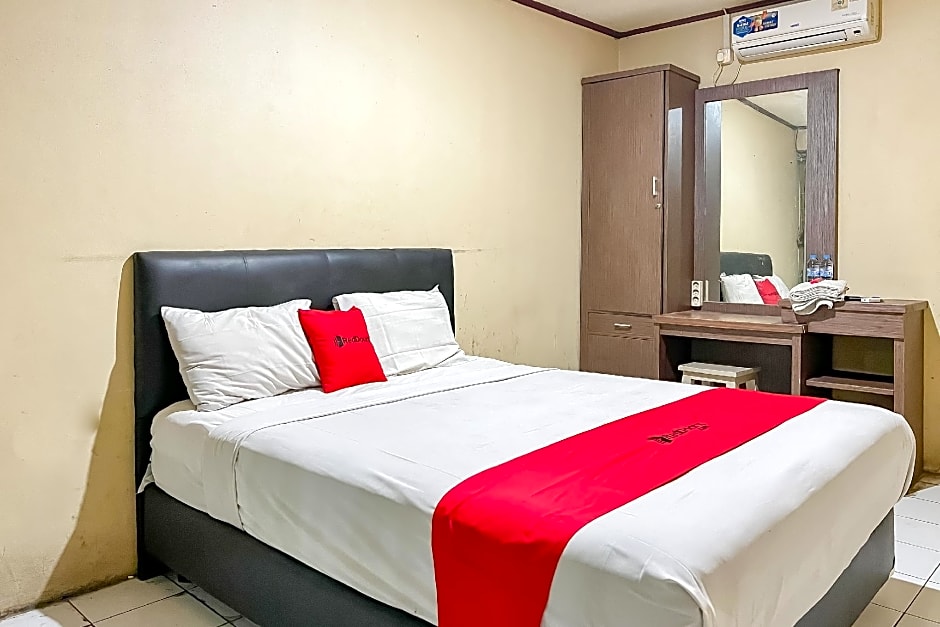 RedDoorz near Sukabumi Station 2