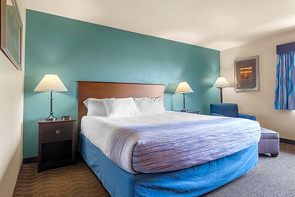 AmericInn by Wyndham Green Bay East