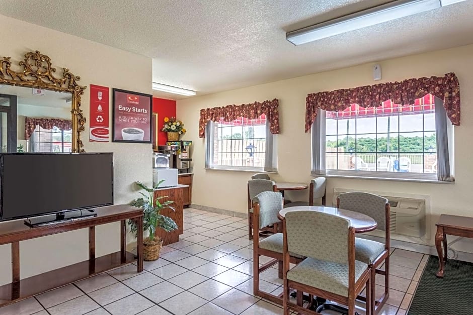 Econo Lodge & Suites Brinkley