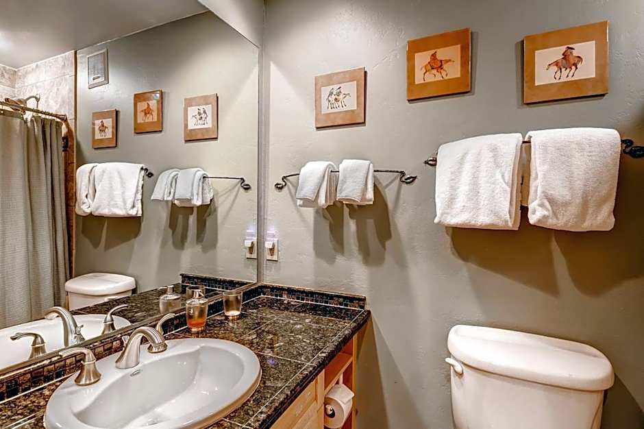 Seasons at Avon, A Vail Resorts Property