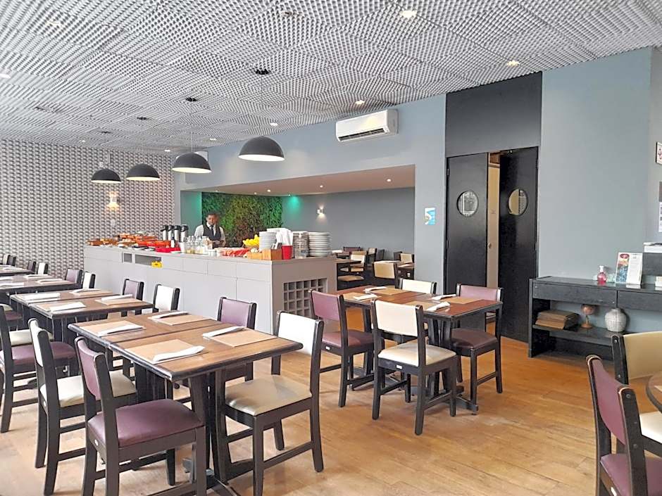 INCRIVEL Flat proximo Shoppings JK e Vila Olimpia