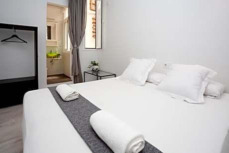 Twin Room with Private Bathroom