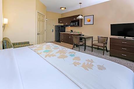 2 Queen Beds Hearing Accessible