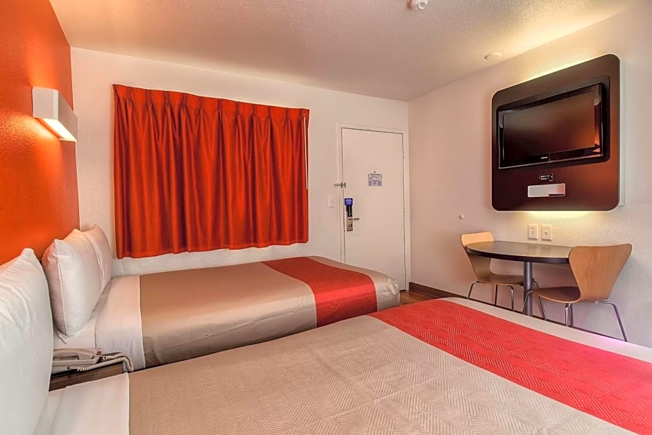 Motel 6-Carlsbad, CA Beach