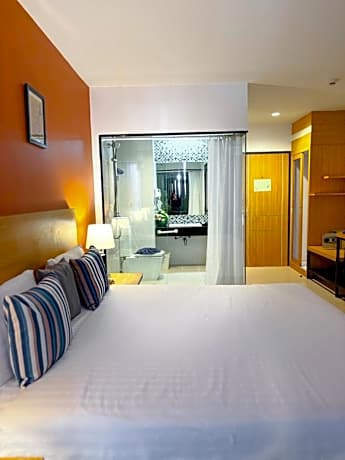 Superior King Room