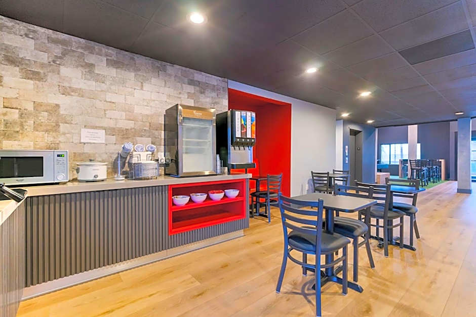 SPOT X Hotel Tampa - Wesley Chapel by The Red Collection