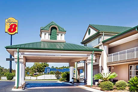 Super 8 by Wyndham Marianna I-10