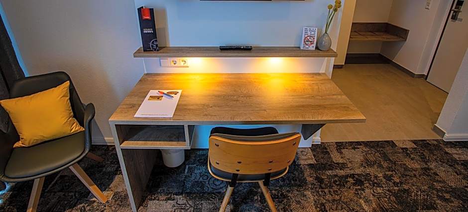 Stadthotel Lohne, Self Check In, mit Bäckerei und Cafe