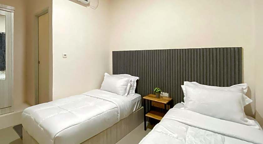 RedDoorz Syariah near RS Awal Bros Panam Pekanbaru