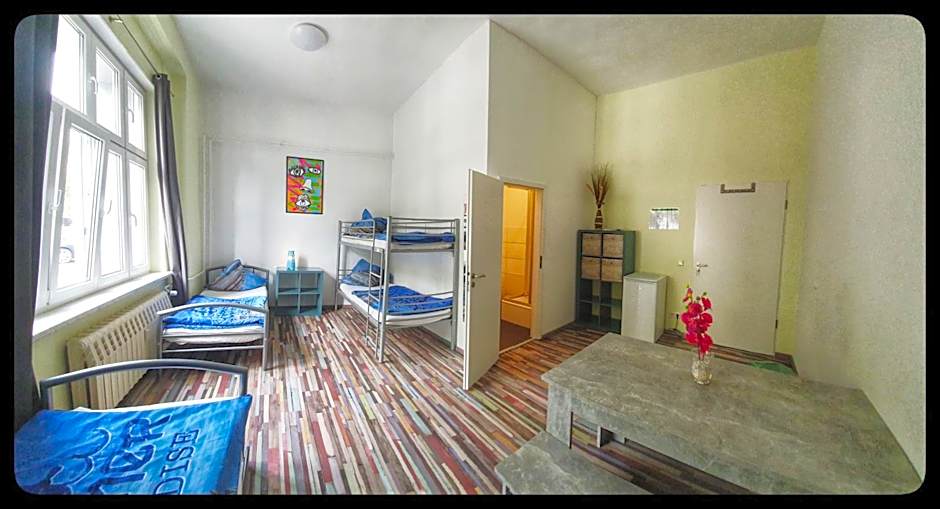 Hostel 199
