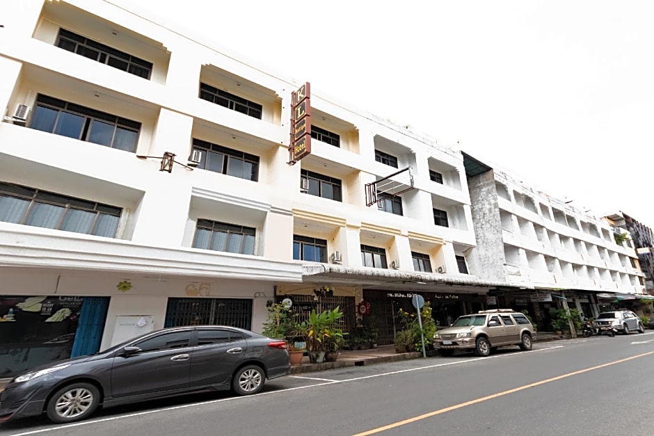OYO 1118 K L Boutique Hotel