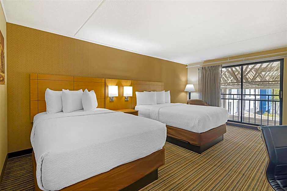 Best Western Royal Plaza Hotel And Trade Center